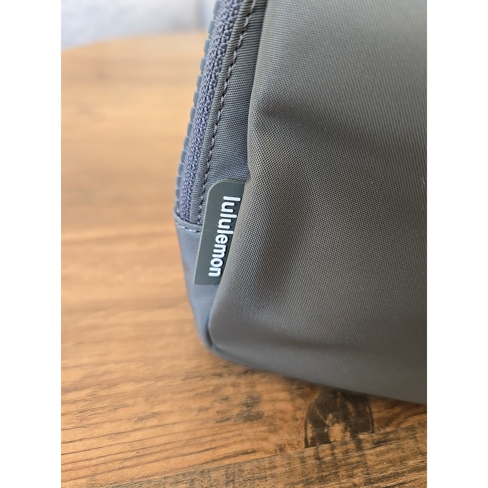 Lululemon Everywhere Adjustable Belt Bag 1L NWOT ONE SIZE Double Zip Top Gray - Picture 5 of 11